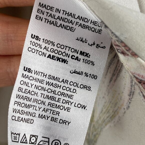 Chicos No Iron Floral Button Up Shirt Size 3 US XL Tossed Lilies Effortless - Picture 6 of 12